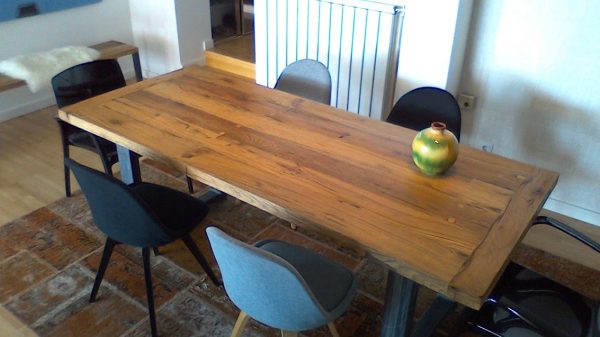 Régi-Cserfa asztal, rusztikus vaslábakon. | Igazifa Design